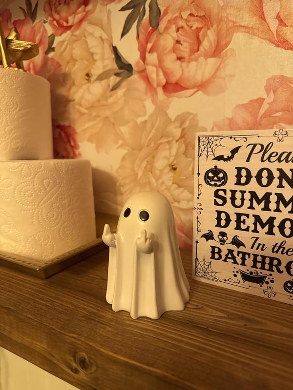 Halloween Ghost Figurine – Spooky Resin Middle Finger Ghost Decor | Cute & Edgy Indoor/Outdoor Halloween Decor for Porch & Home (1 Pc)